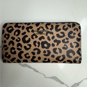 Kate Spade Darcy Slim Bifold Wallet in Leopard